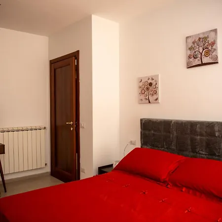 The Middle House Apartment Vitinia